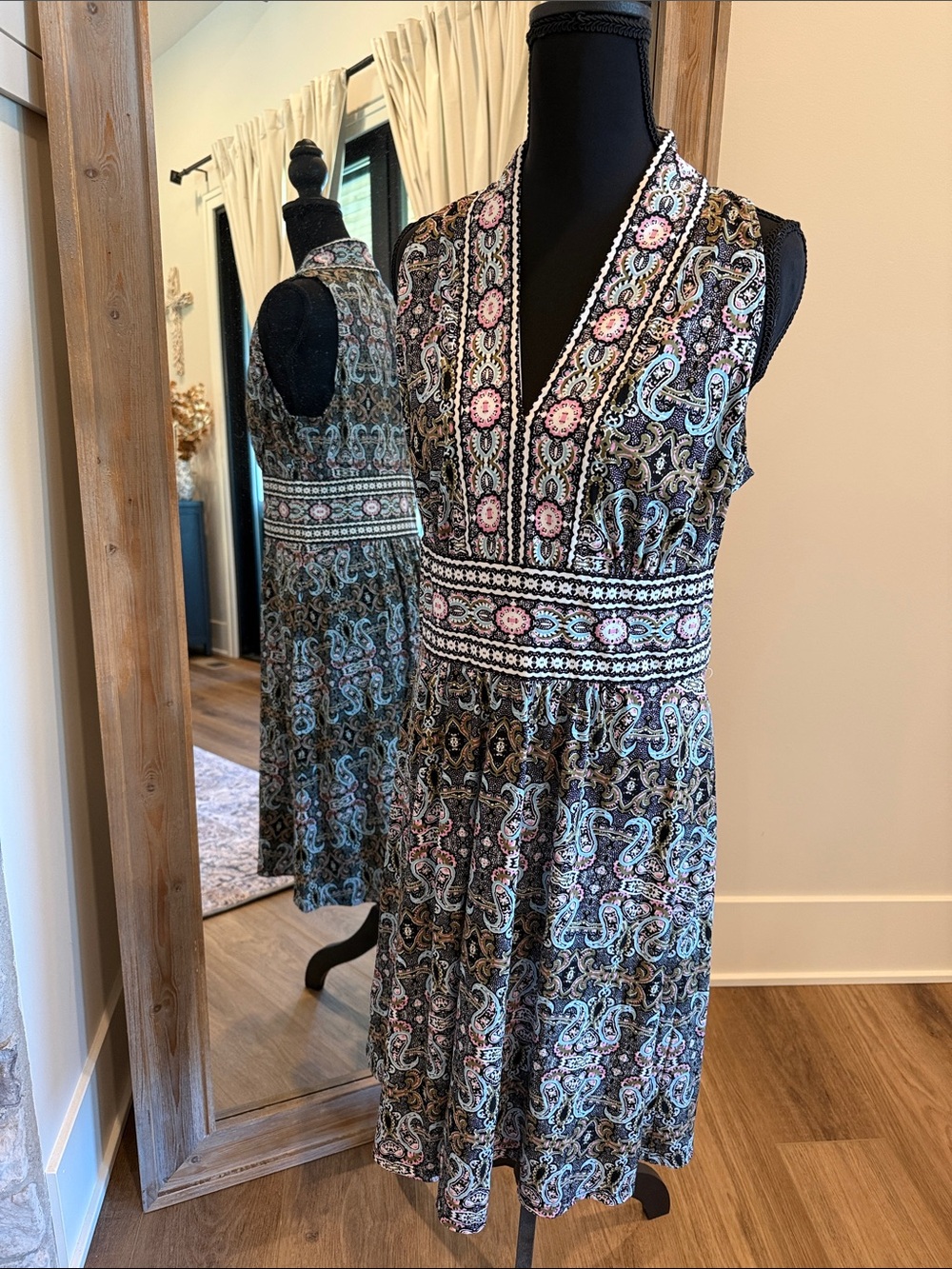 Paisley Sleeveless V-Neck Midi Dress in Black, Blue, and Pink